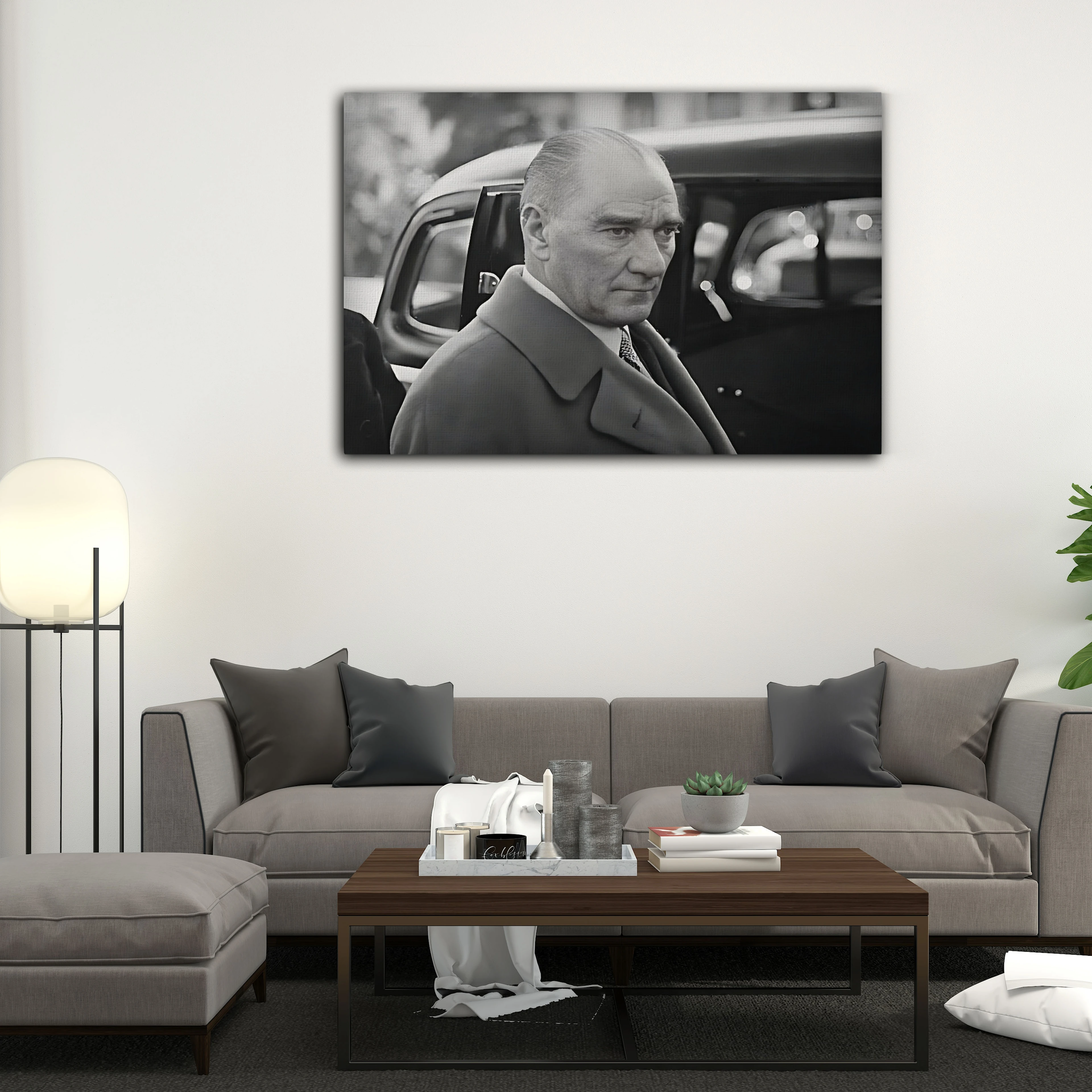 Modern Giyimli Atatürk Kanvas Tablo